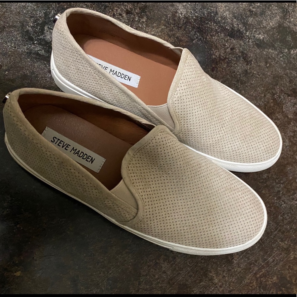 Tan Steve Madden slip on shoes!